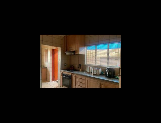 4 BEDROOM HOUSE FOR SALE IN FLORAUNA